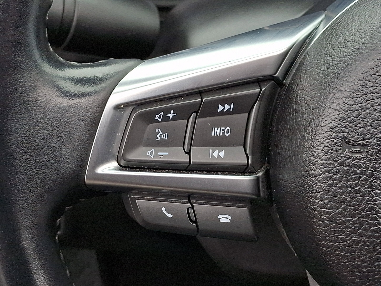 Used 2017 FIAT 124 Spider Classica RWD image 19