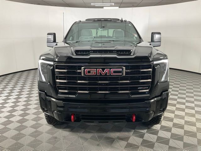 Used 2025 GMC Sierra 2500 AT4X image 2