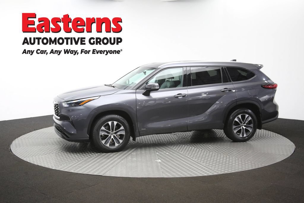 Used 2022 Toyota Highlander XLE AWD/4WD image 60