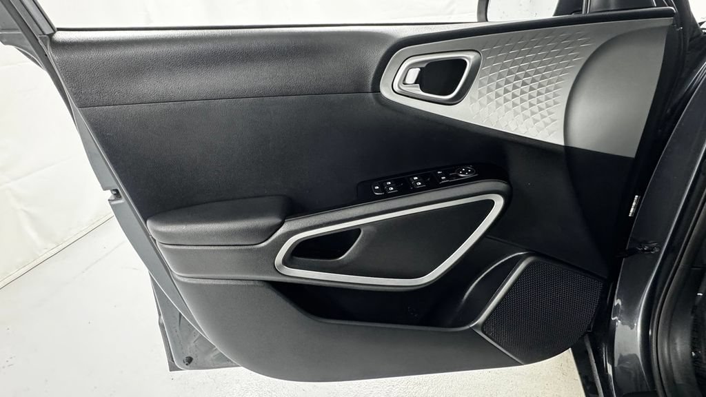 Used 2022 Kia Soul LX w/ Technology Package FWD image 19