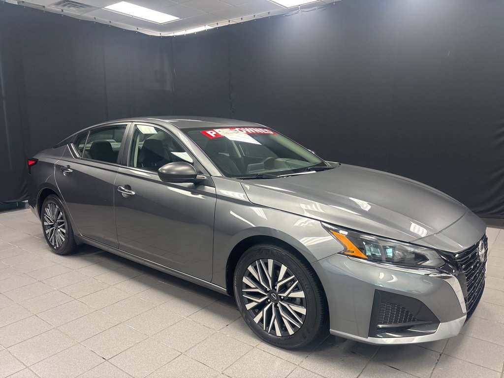 Used 2024 Nissan Altima 2.5 SV