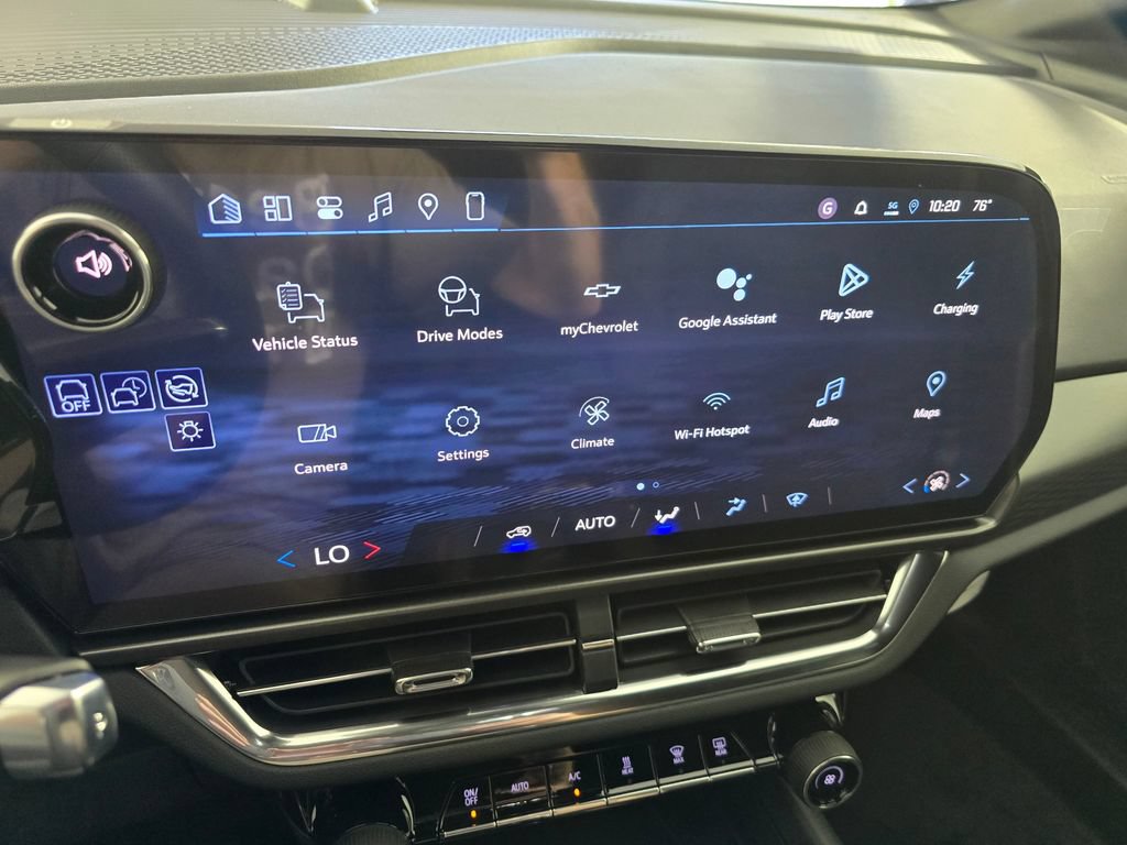 New 2026 Chevrolet Equinox EV LT FWD image 30
