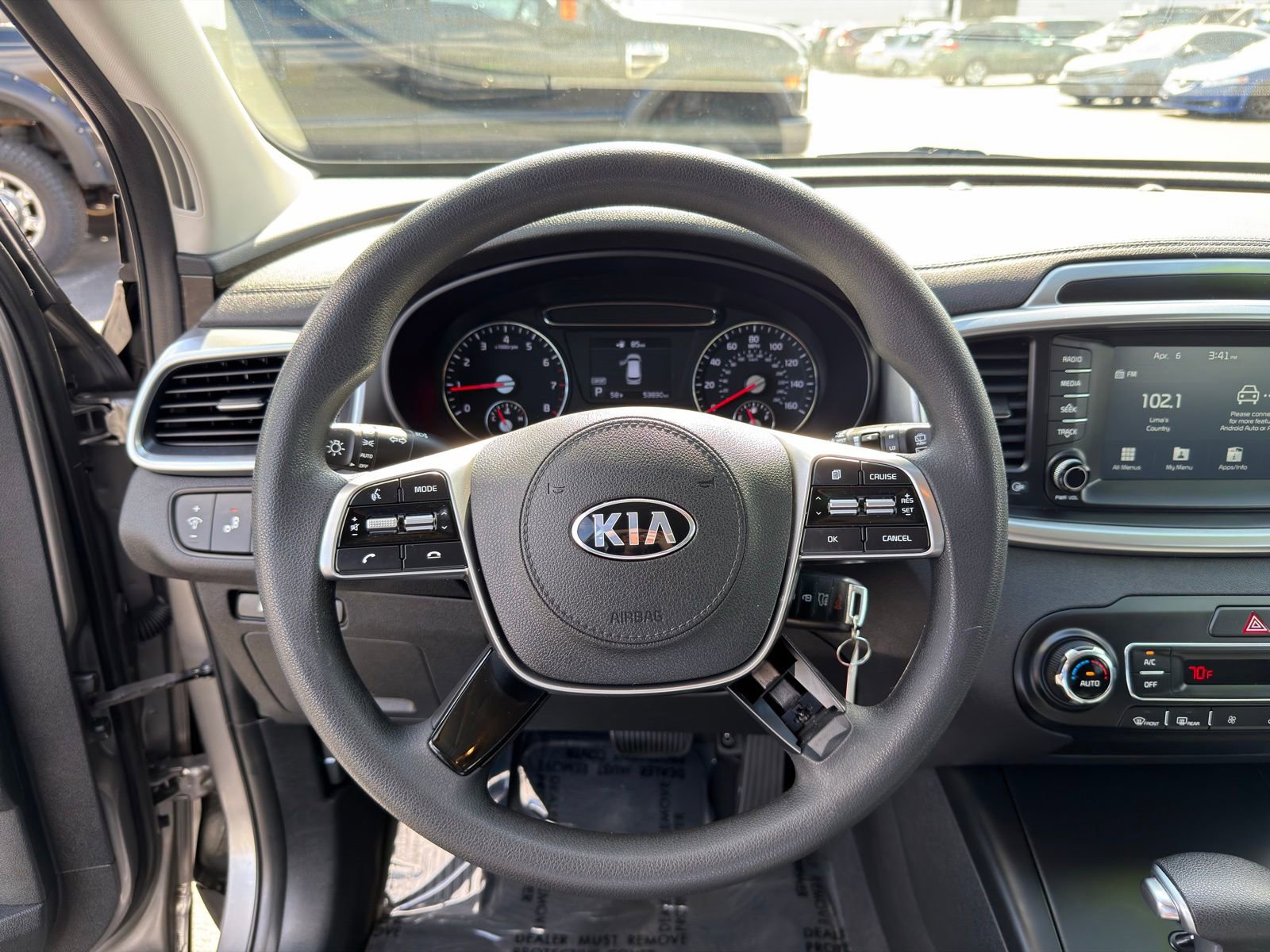 Used 2019 Kia Sorento LX image 16