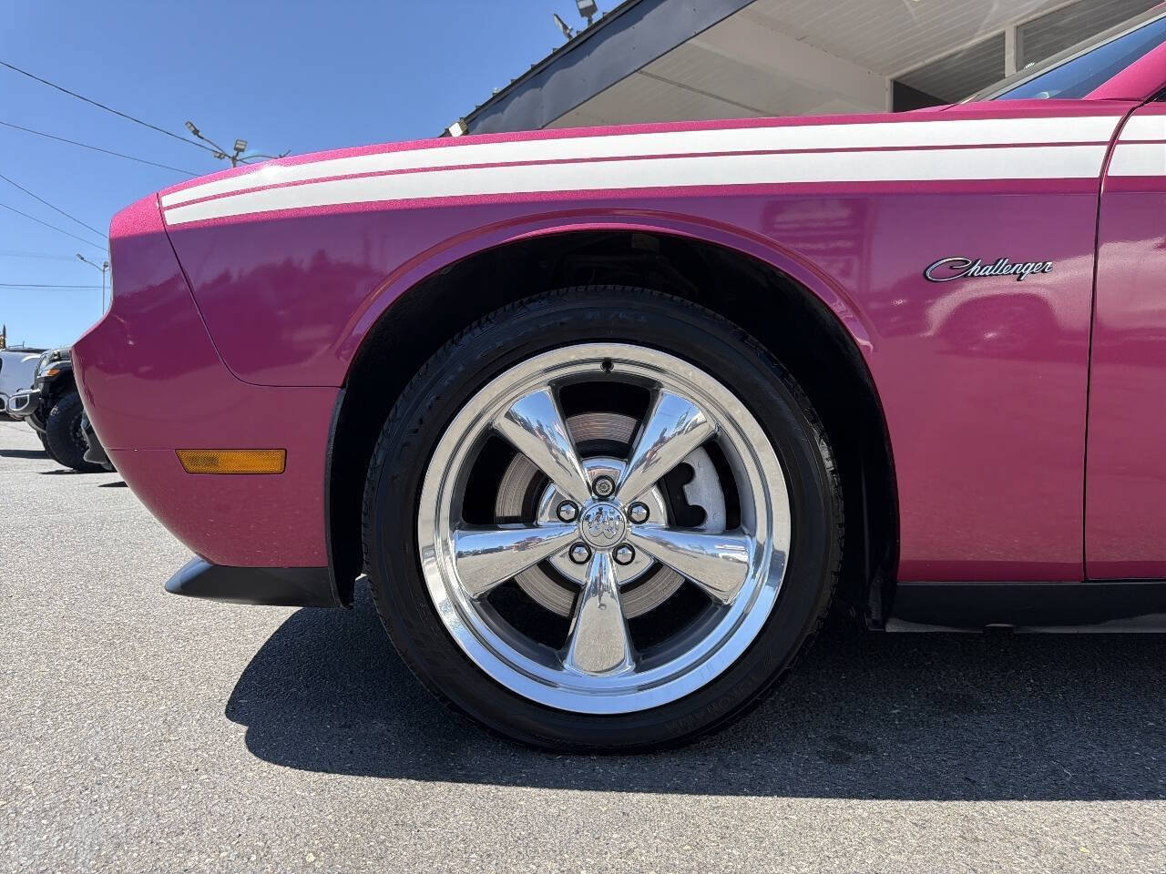Used 2010 Dodge Challenger R/T RWD image 2