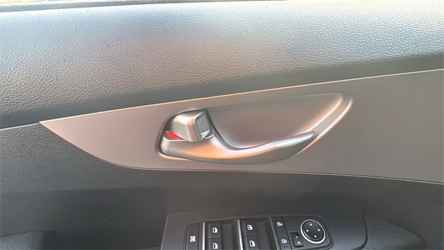 Used 2024 Kia Forte LXS image 8