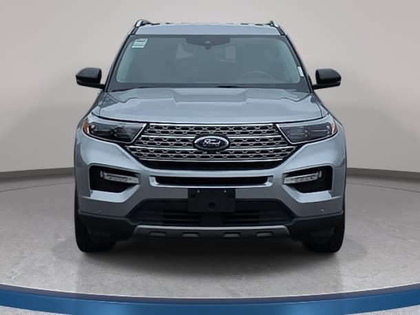 Used 2022 Ford Explorer Limited w/ Equipment Group 301A AWD/4WD image 2