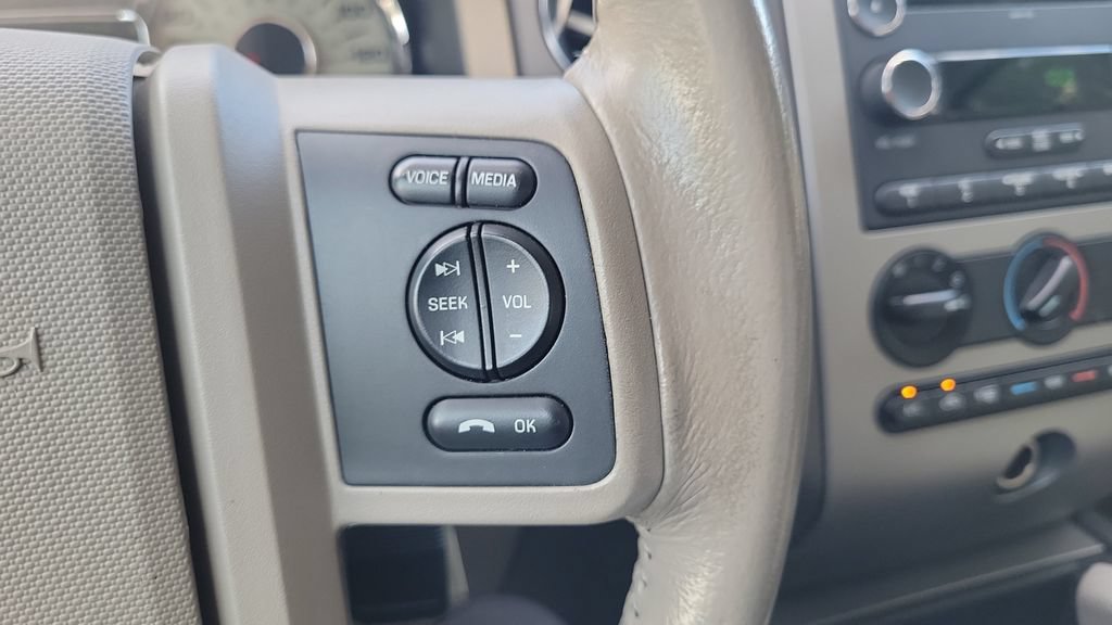 Used 2013 Ford Expedition XLT RWD image 18