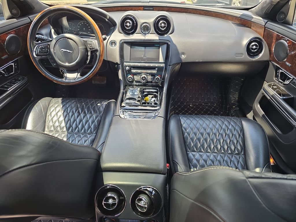 Used 2017 Jaguar XJ L Portfolio AWD/4WD image 12