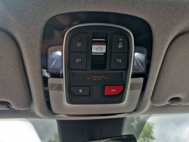 Used 2023 Hyundai Santa Fe Limited AWD/4WD image 29