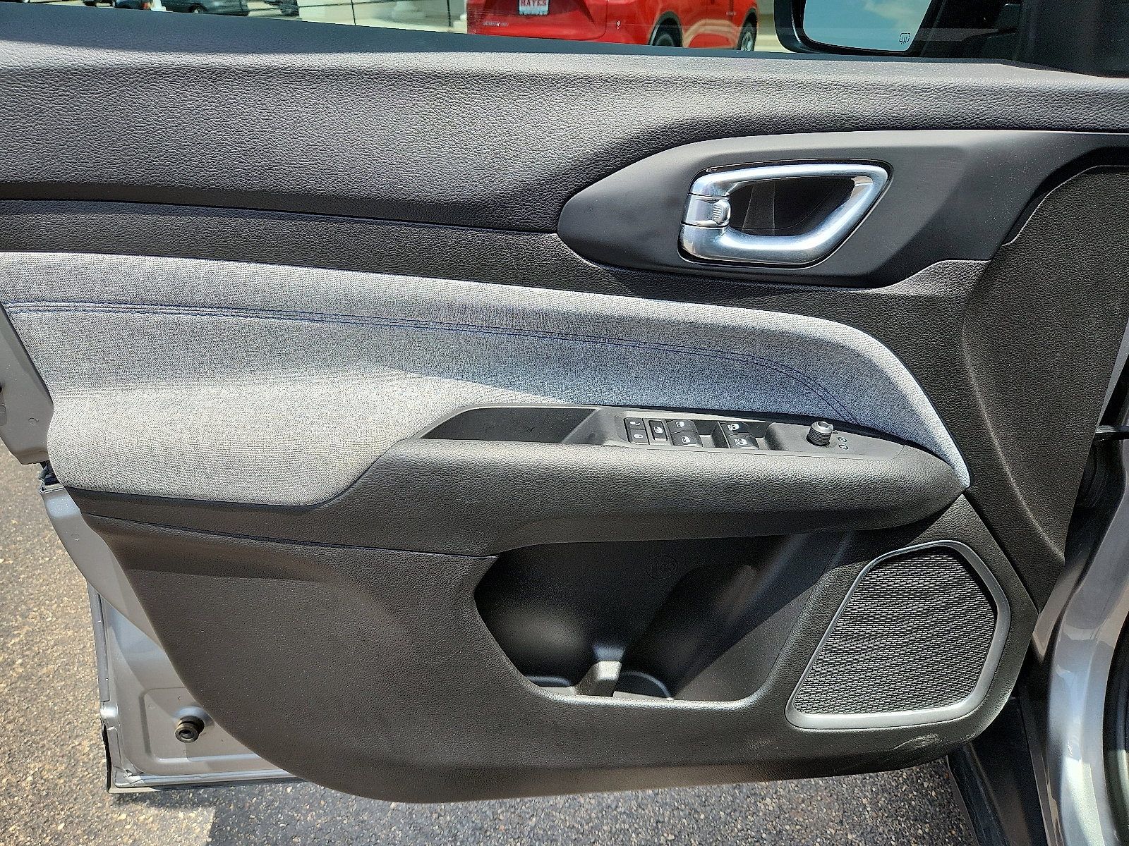 Used 2024 Jeep Compass Latitude image 10