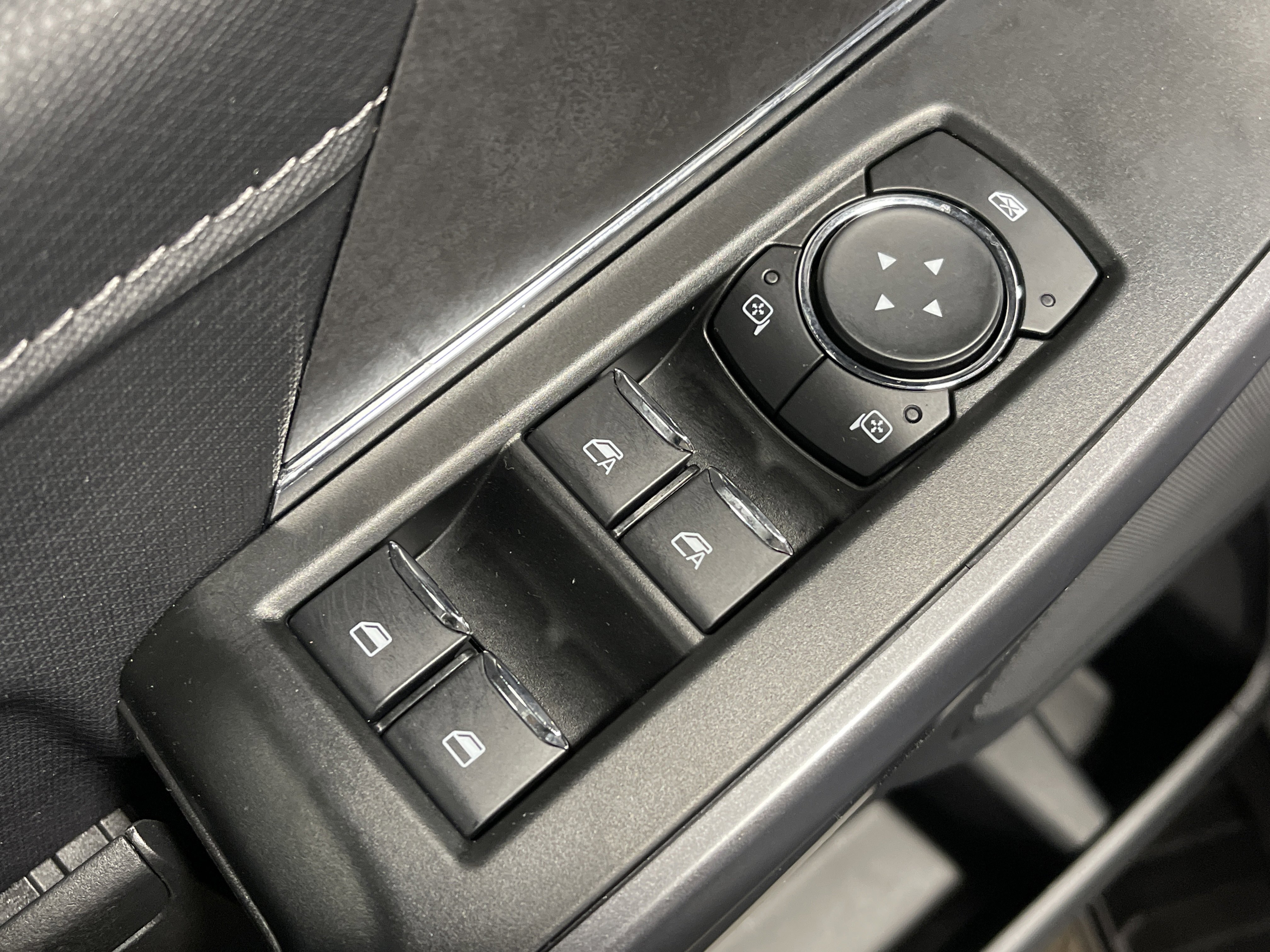 Used 2025 Ford F150 XLT w/ Equipment Group 302A MID image 11