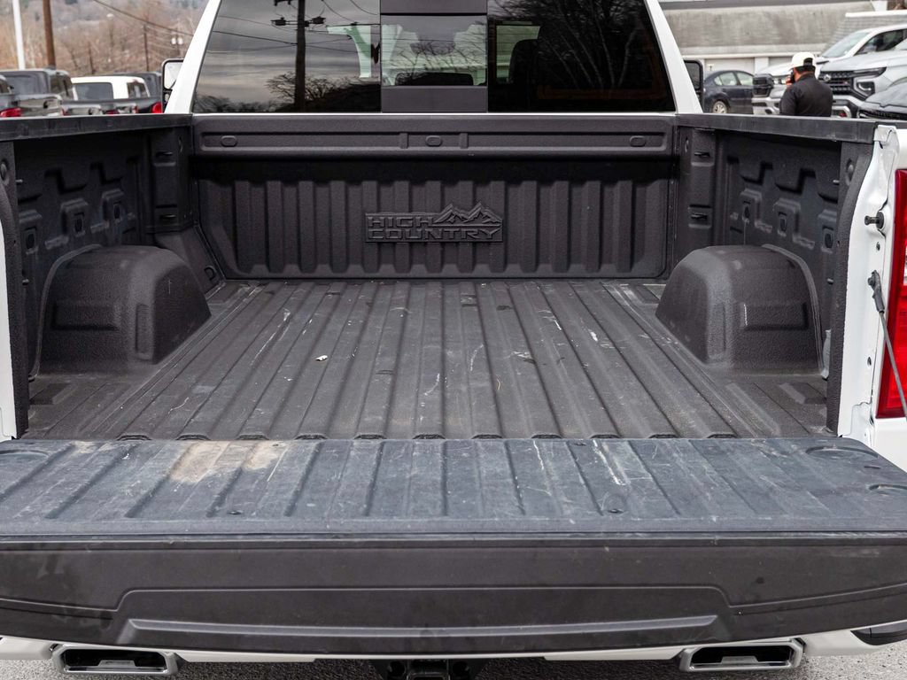 Used 2024 Chevrolet Silverado 1500 High Country w/ Technology Package AWD/4WD image 31