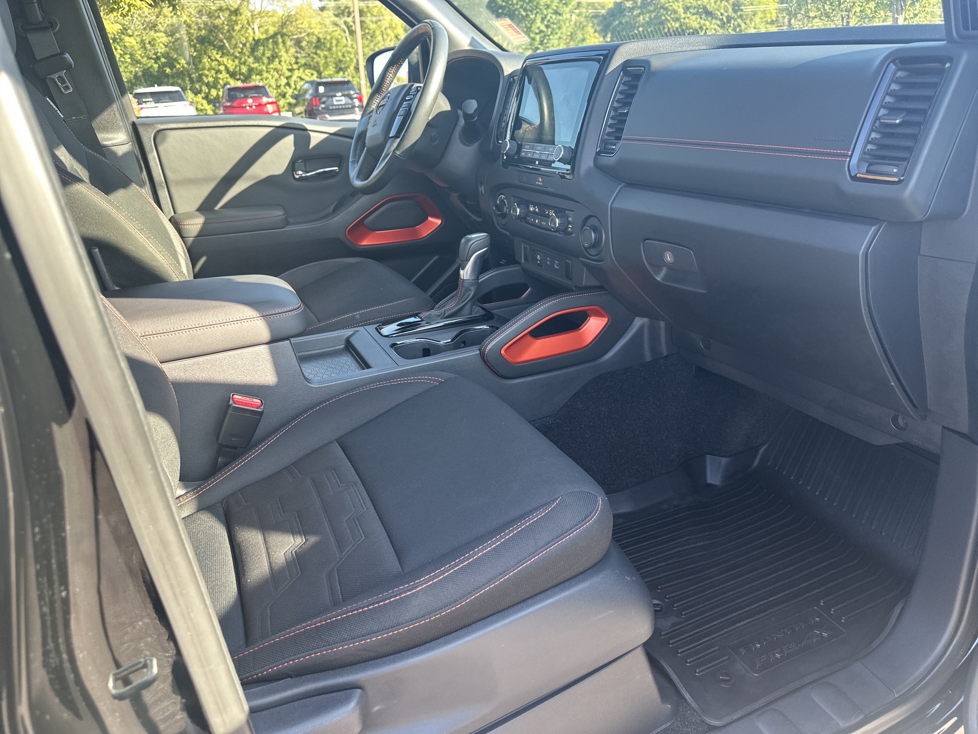 Certified 2022 Nissan Frontier PRO-4X w/ Technology Package AWD/4WD image 22