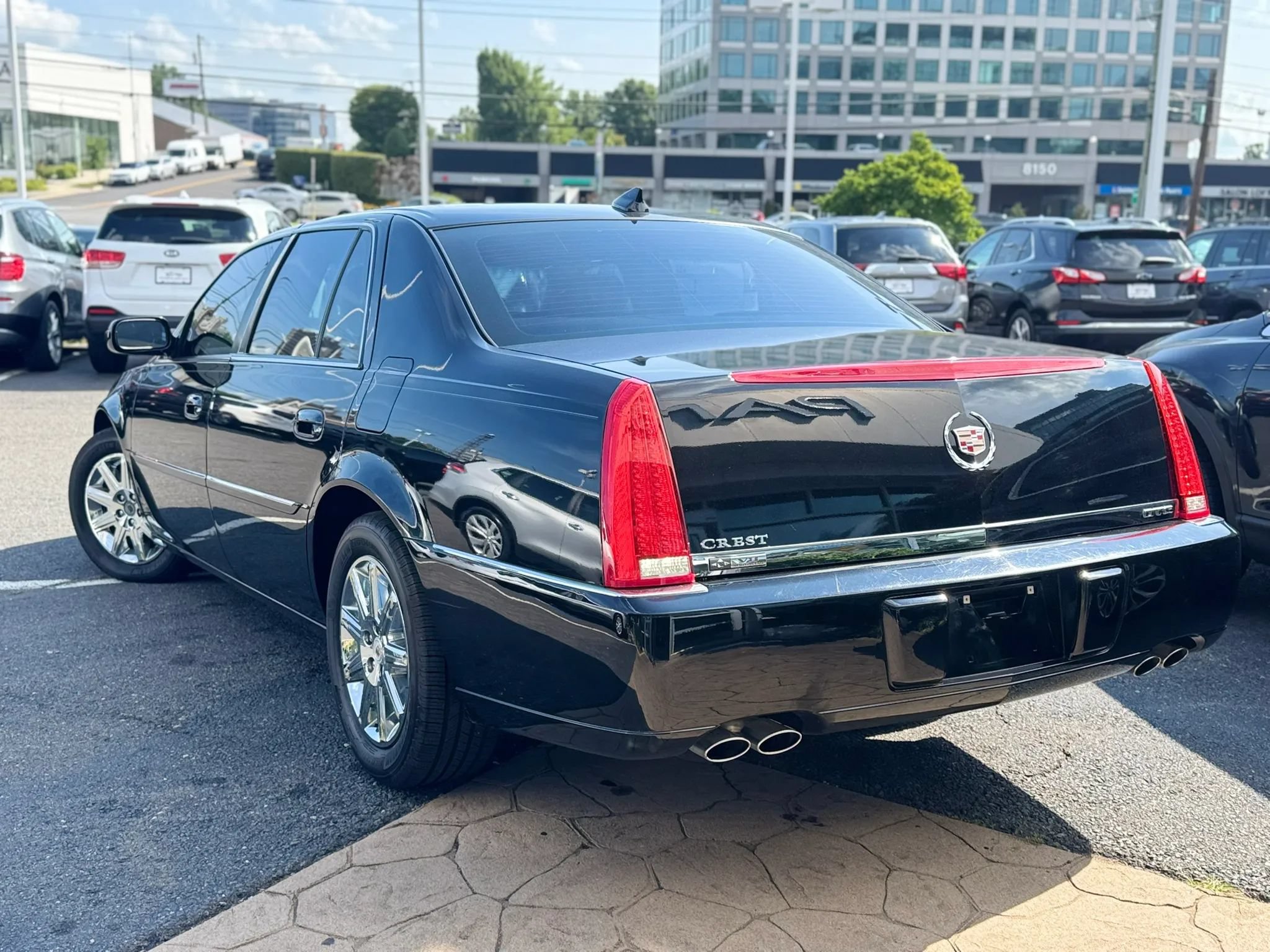 Used 2010 Cadillac DTS FWD image 5