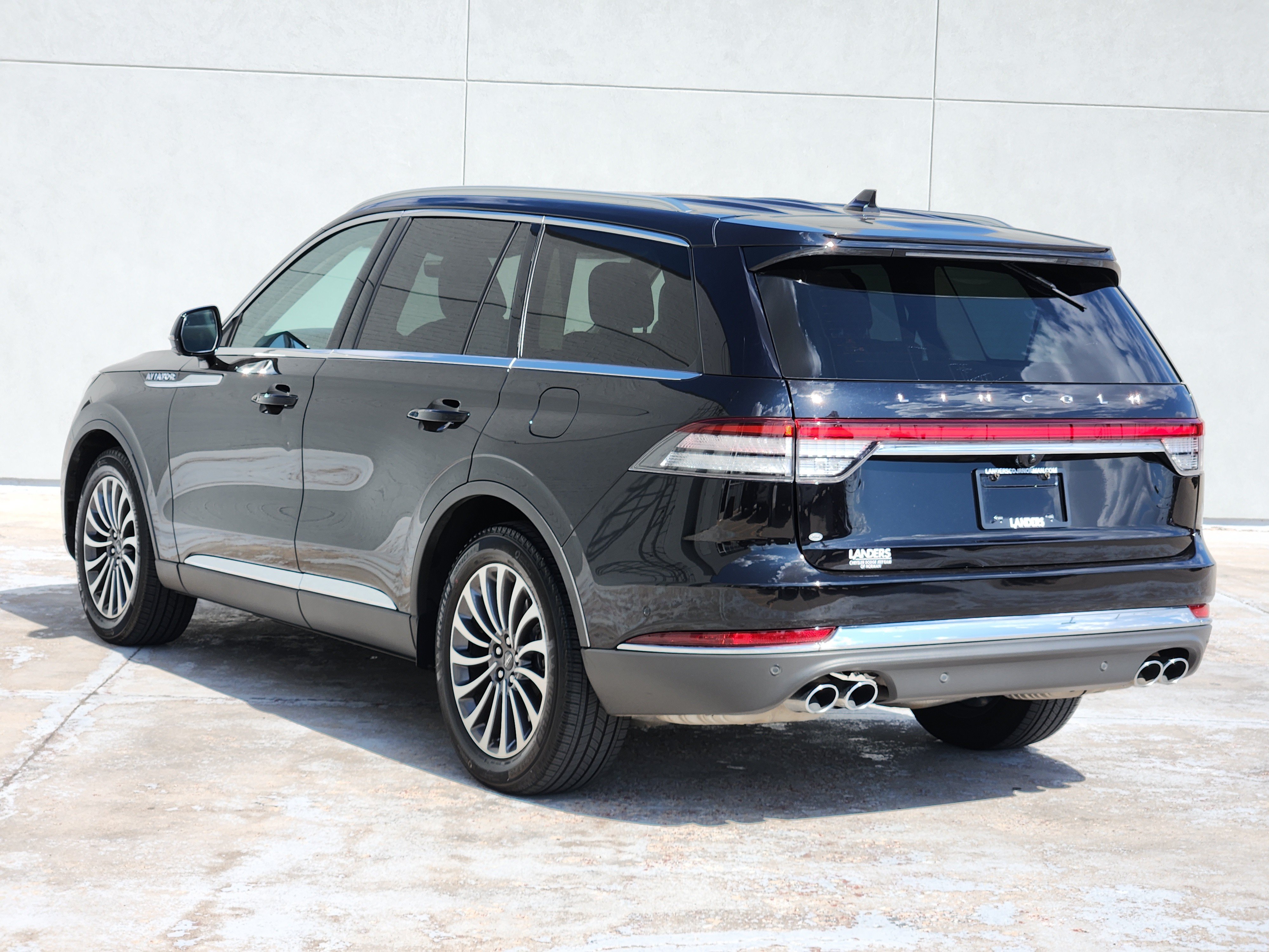 Used 2023 Lincoln Aviator Reserve w/ Equipment Group 201A RWD image 5