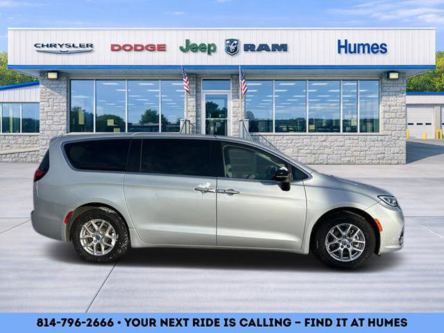 Certified 2024 Chrysler Pacifica Touring-L image 2