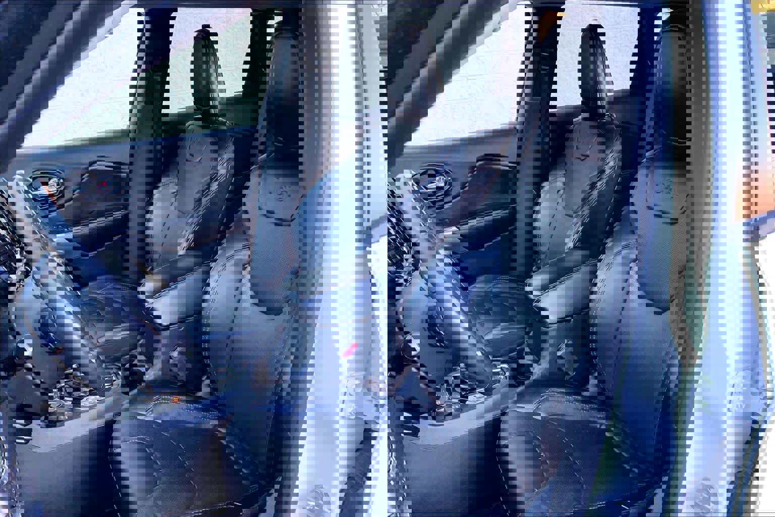 Used 2022 Jeep Cherokee Limited w/ Mopar Interior Package image 7