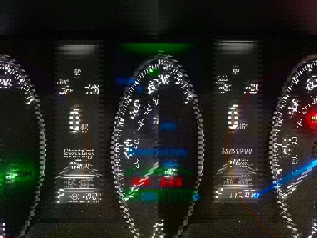 Used 2022 Toyota RAV4 SE image 18