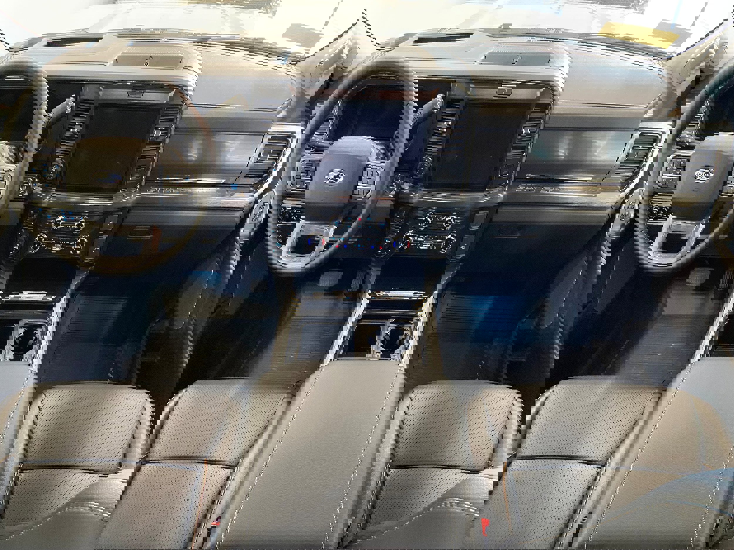 New 2025 Ford F350 Lariat w/ Lariat Ultimate Package image 10