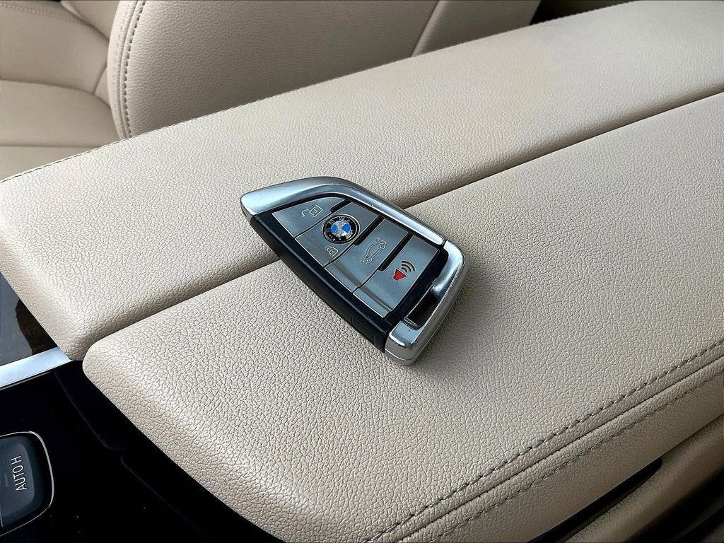 Used 2020 BMW 530i xDrive w/ Convenience Package AWD/4WD image 35