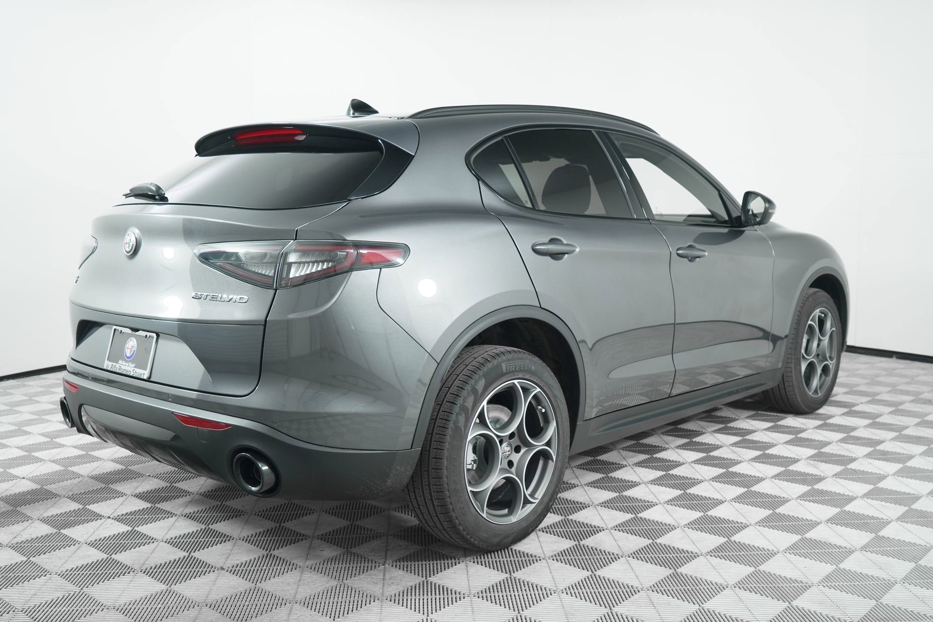New 2025 Alfa Romeo Stelvio Sprint image 10