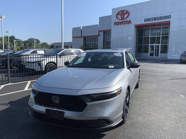 Used 2024 Honda Accord Sport image 1