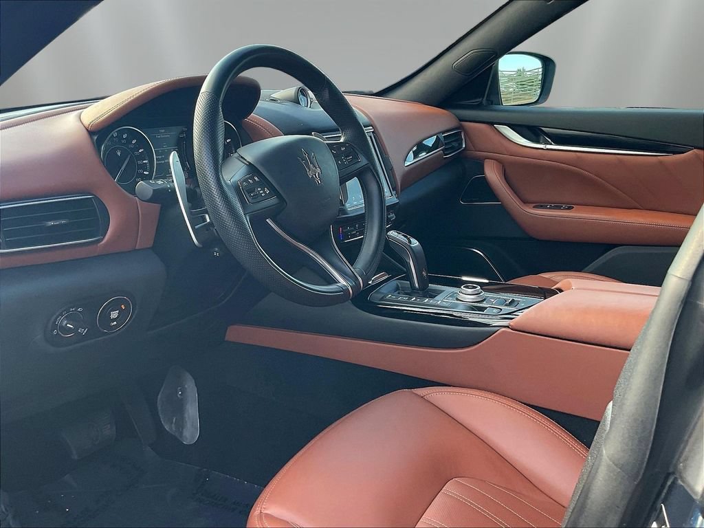 Used 2023 Maserati Levante GT AWD/4WD image 17