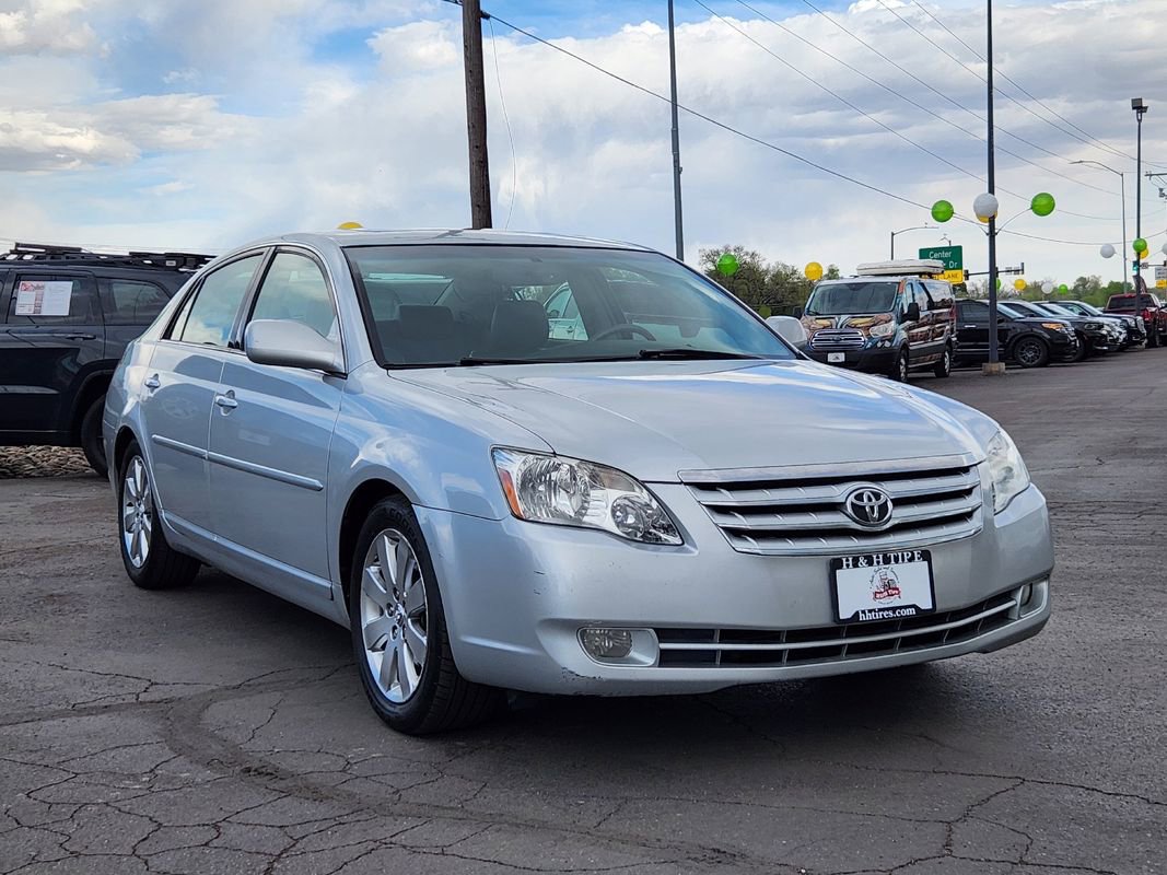 Used 2005 Toyota Avalon XLS FWD image 5