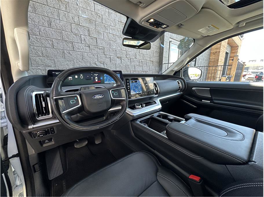 Used 2025 Ford Expedition Max Platinum AWD/4WD image 14