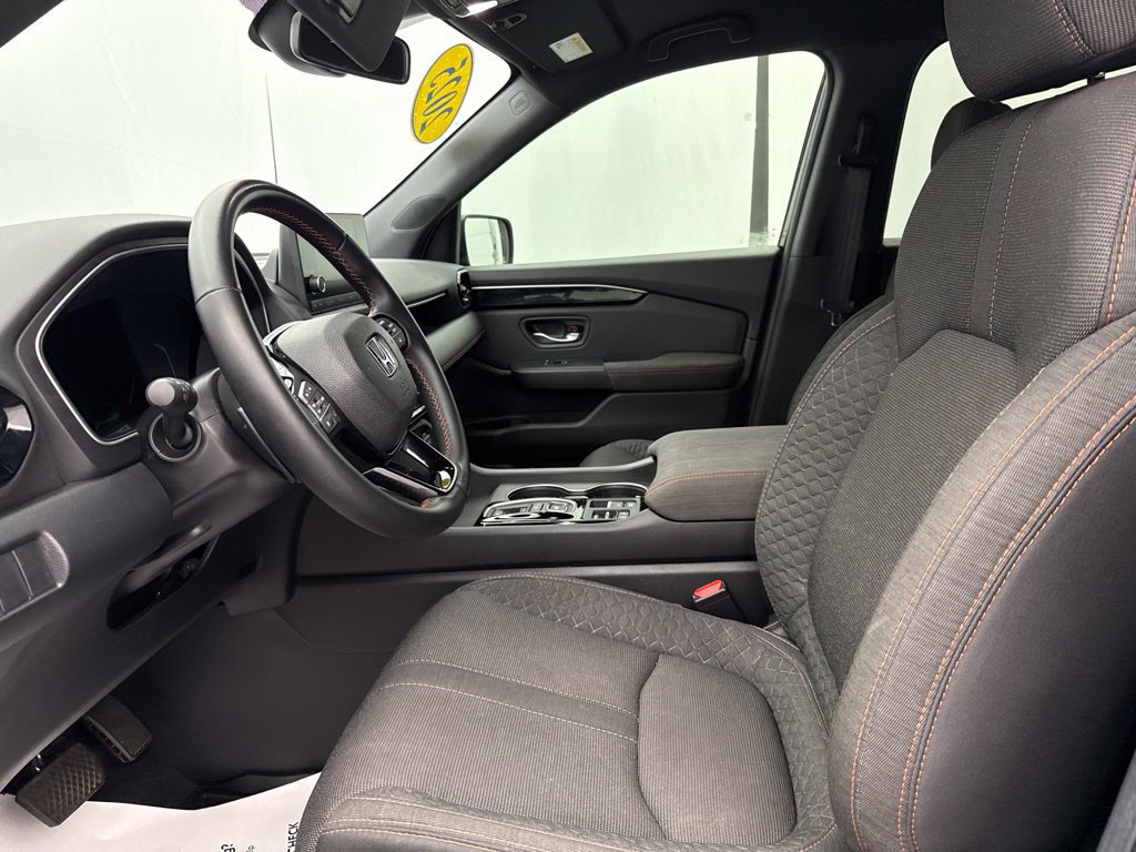 Certified 2025 Honda Pilot Sport image 17
