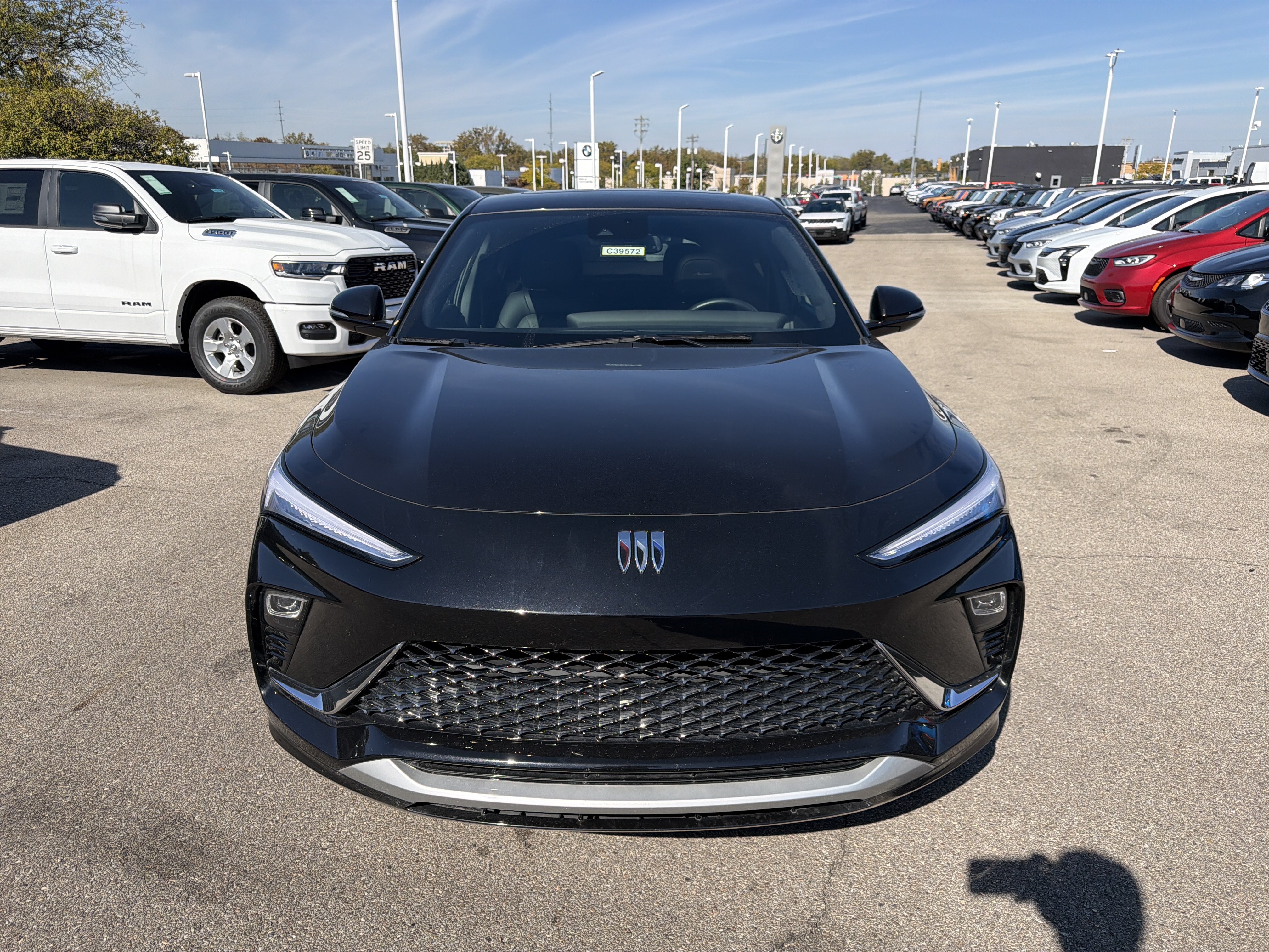 Used 2025 Buick Envista Avenir FWD image 3