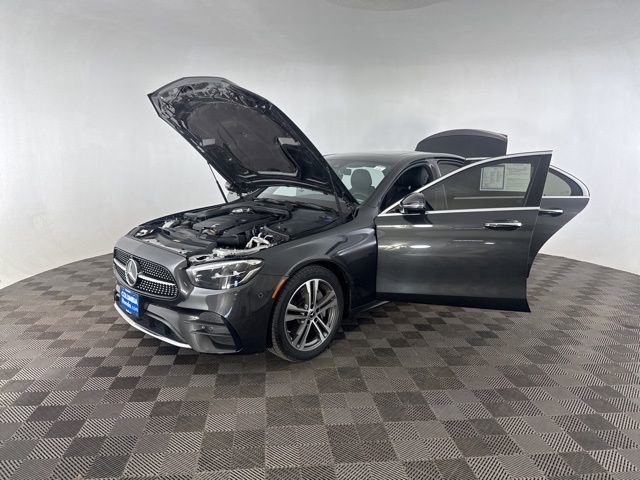Used 2023 Mercedes-Benz E 350 4MATIC Sedan image 19