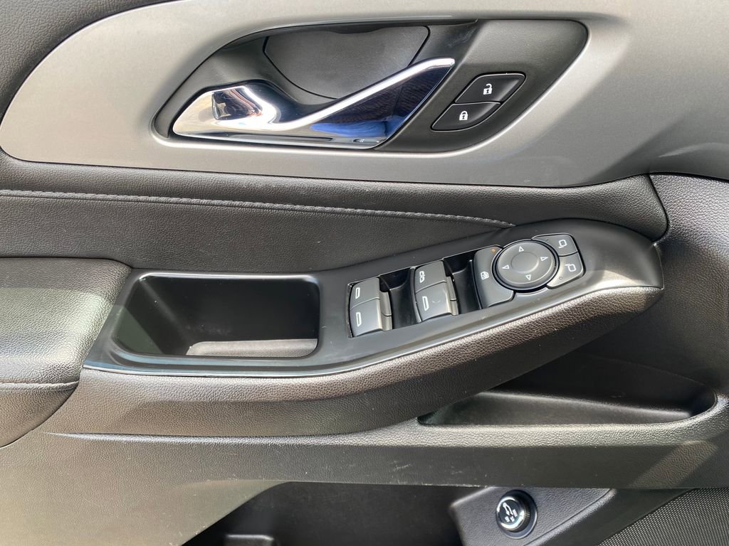 Used 2023 Chevrolet Traverse LT AWD/4WD image 13