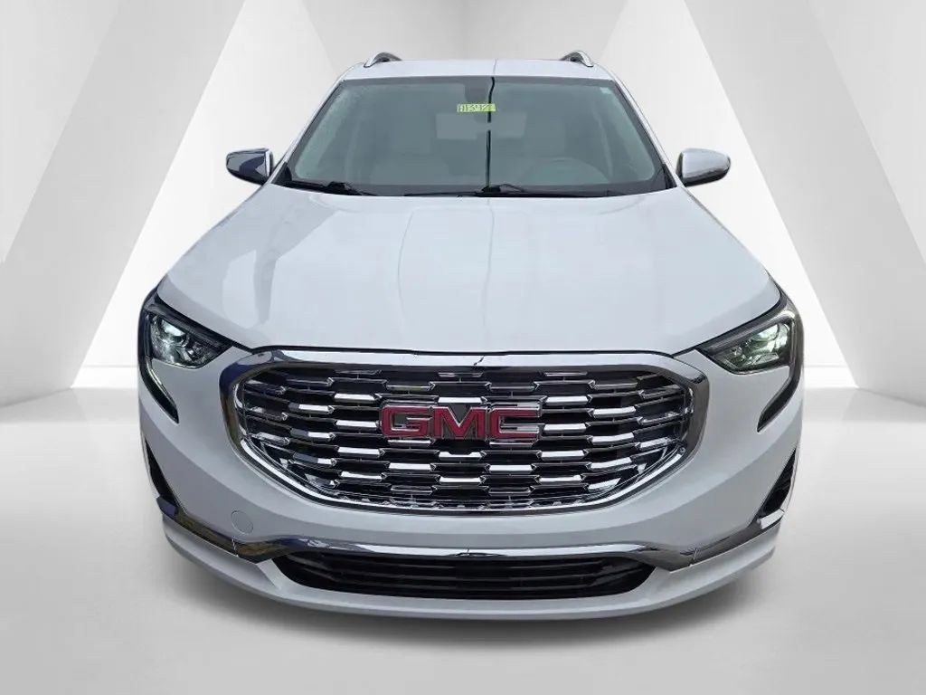 Used 2019 GMC Terrain Denali w/ Comfort Package image 2