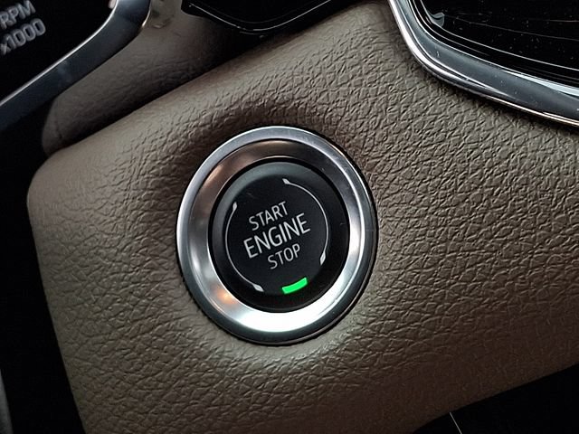Used 2025 GMC Canyon Denali AWD/4WD image 24