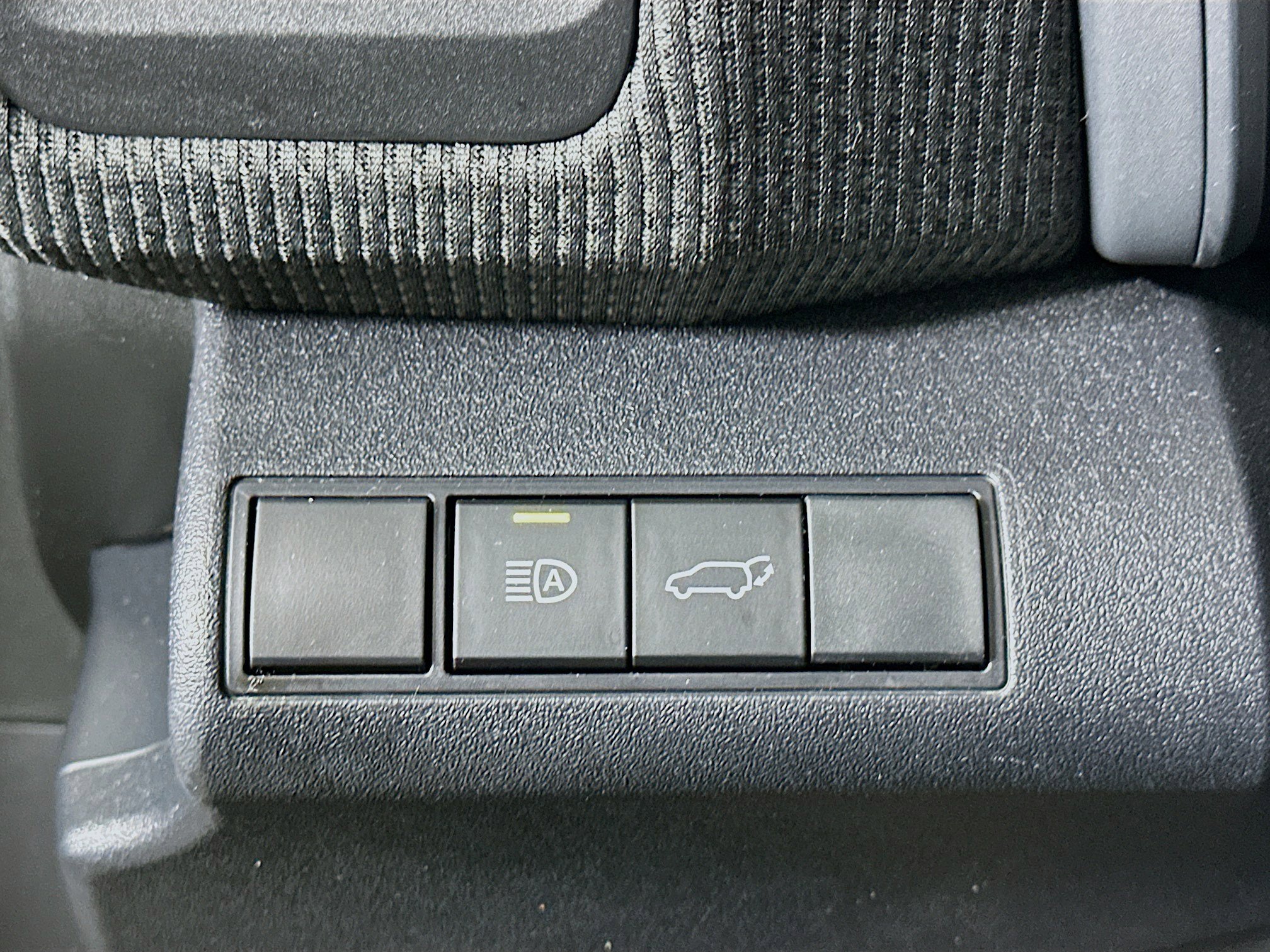 Used 2024 Toyota bZ4X FWD image 17