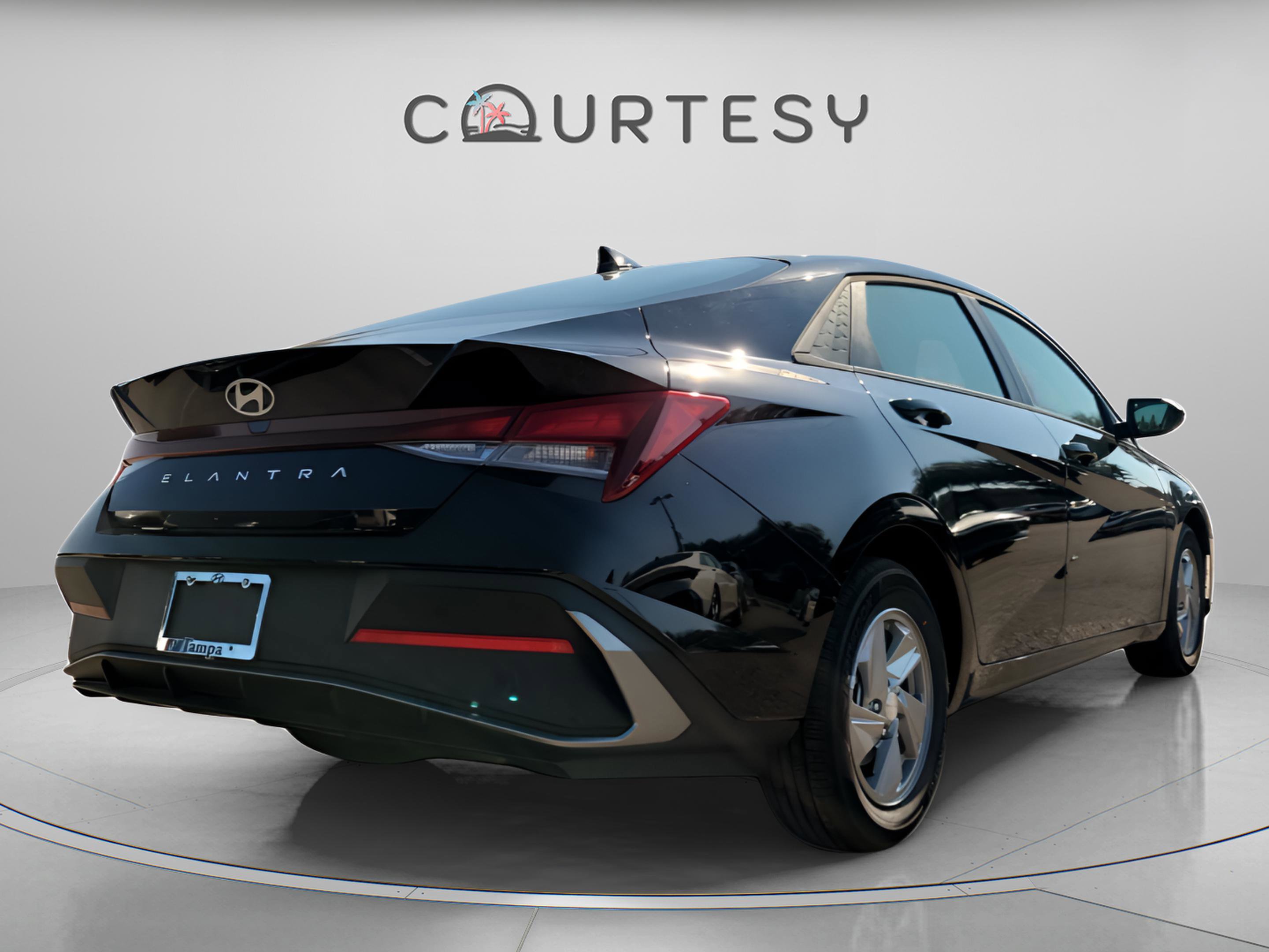 New 2026 Hyundai Elantra SE image 5