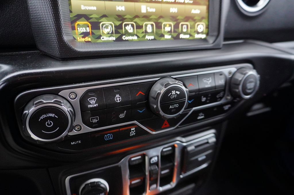 Used 2023 Jeep Wrangler Unlimited Sahara w/ Cold Weather Group image 17