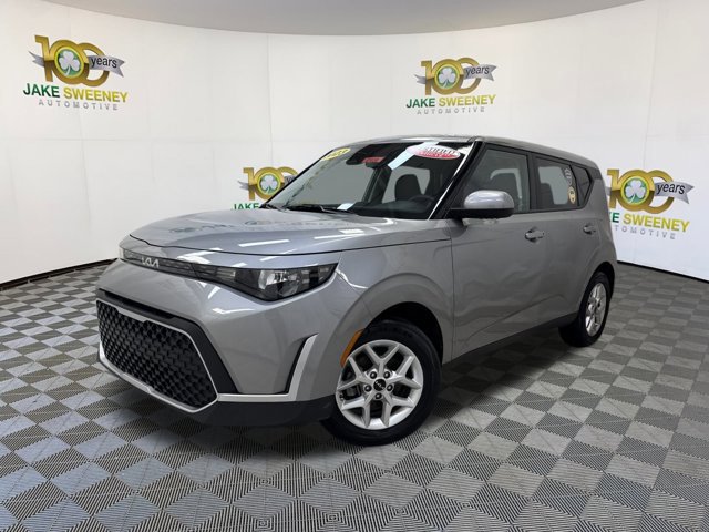 Certified 2023 Kia Soul S image 4