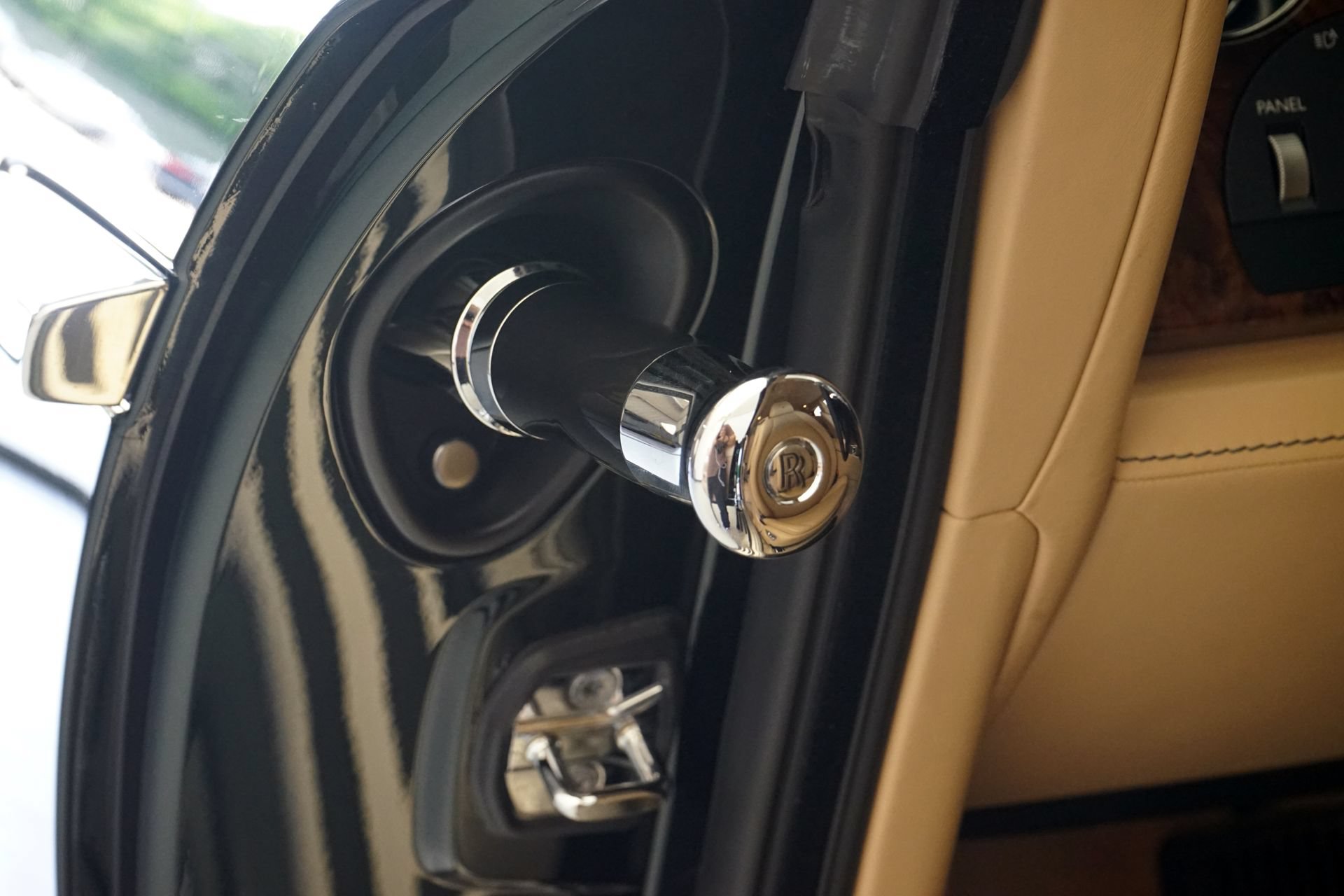 Used 2019 Rolls-Royce Wraith RWD image 33