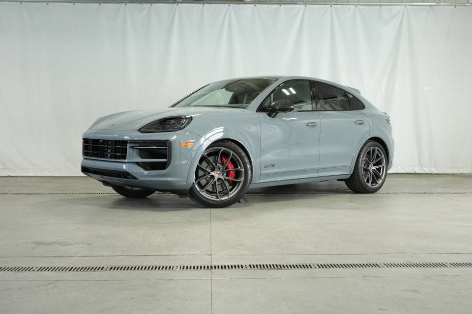 New 2025 Porsche Cayenne GTS image 1
