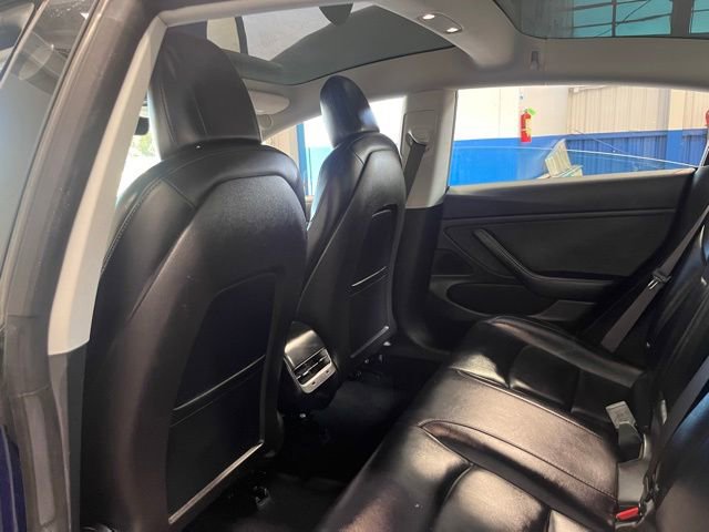 Used 2018 Tesla Model 3 Long Range image 17