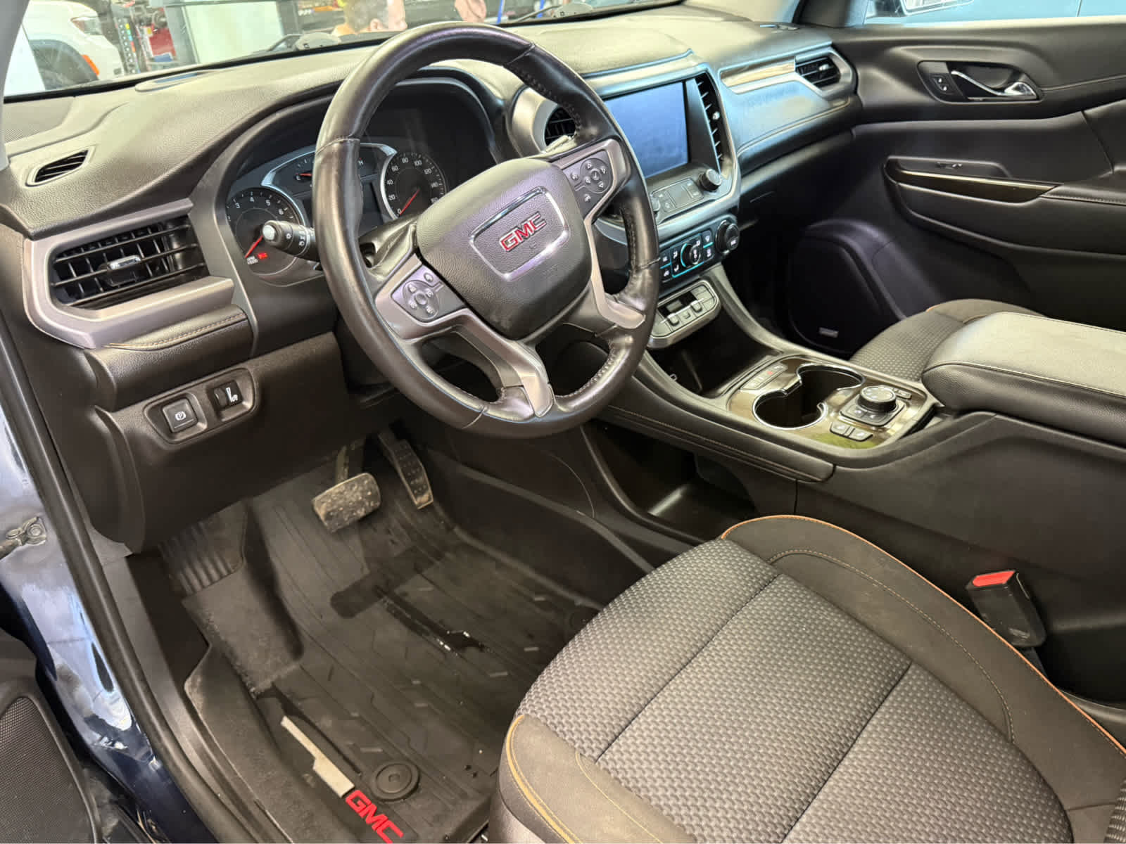 Used 2021 GMC Acadia AT4 w/ Trailering Package AWD/4WD image 9