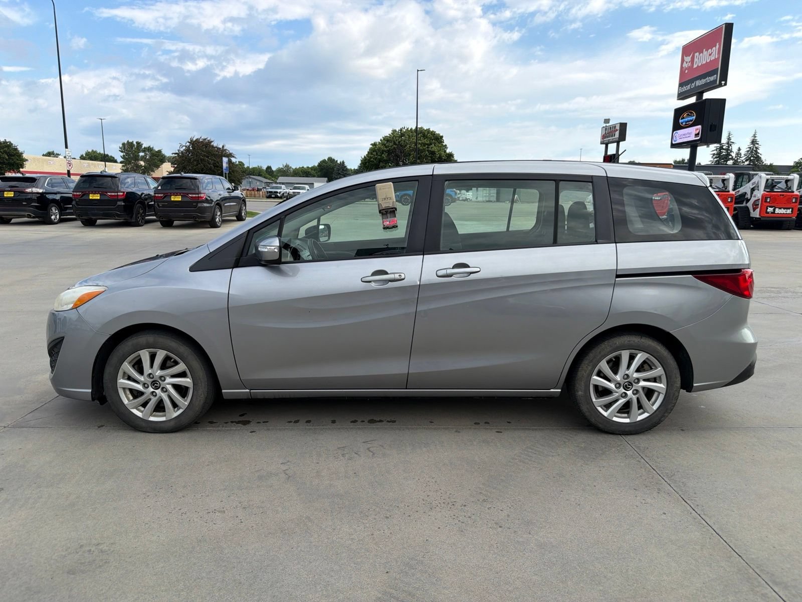 Used 2014 MAZDA MAZDA5 Sport FWD image 5