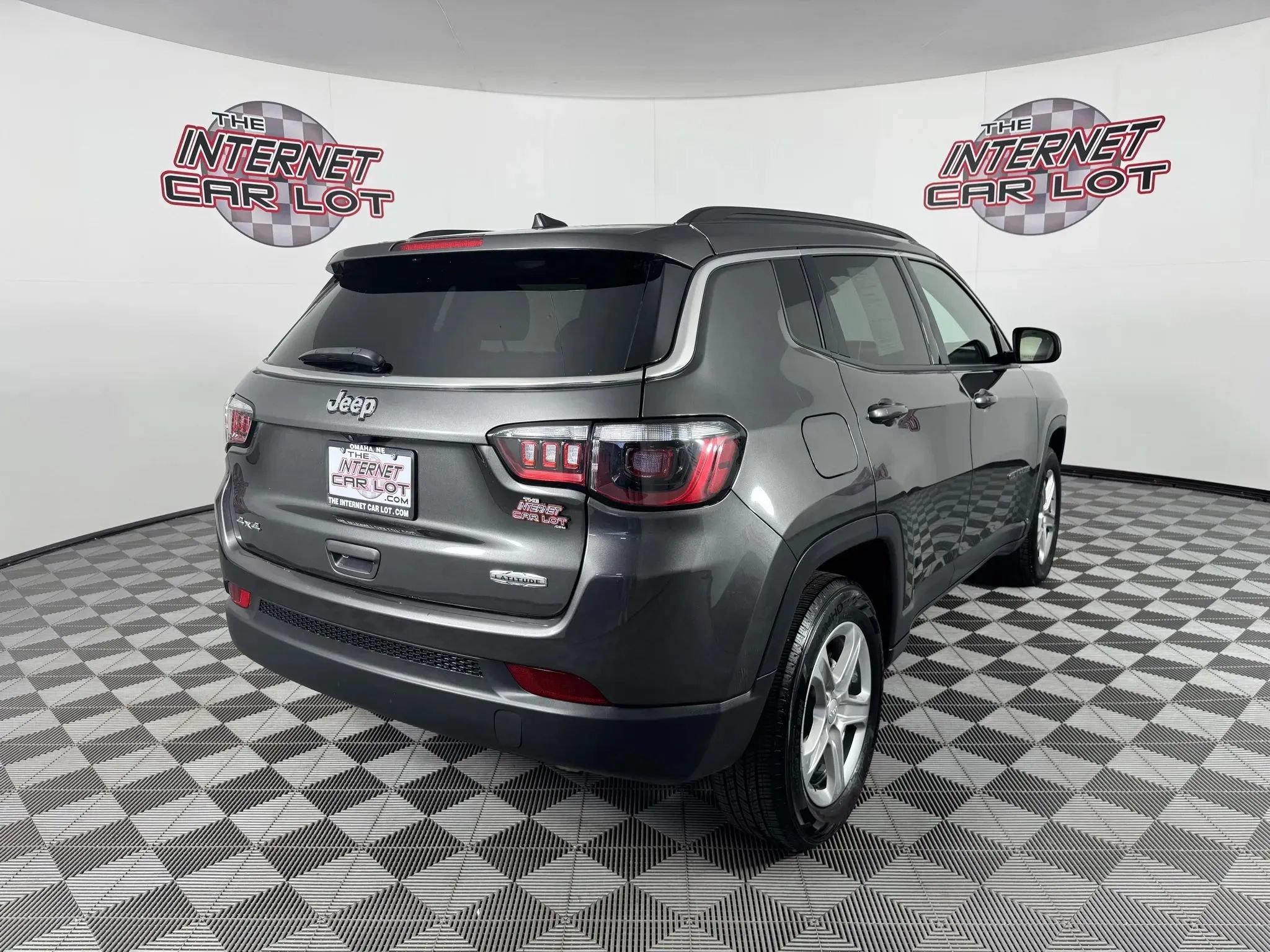 Used 2024 Jeep Compass Latitude AWD/4WD image 7
