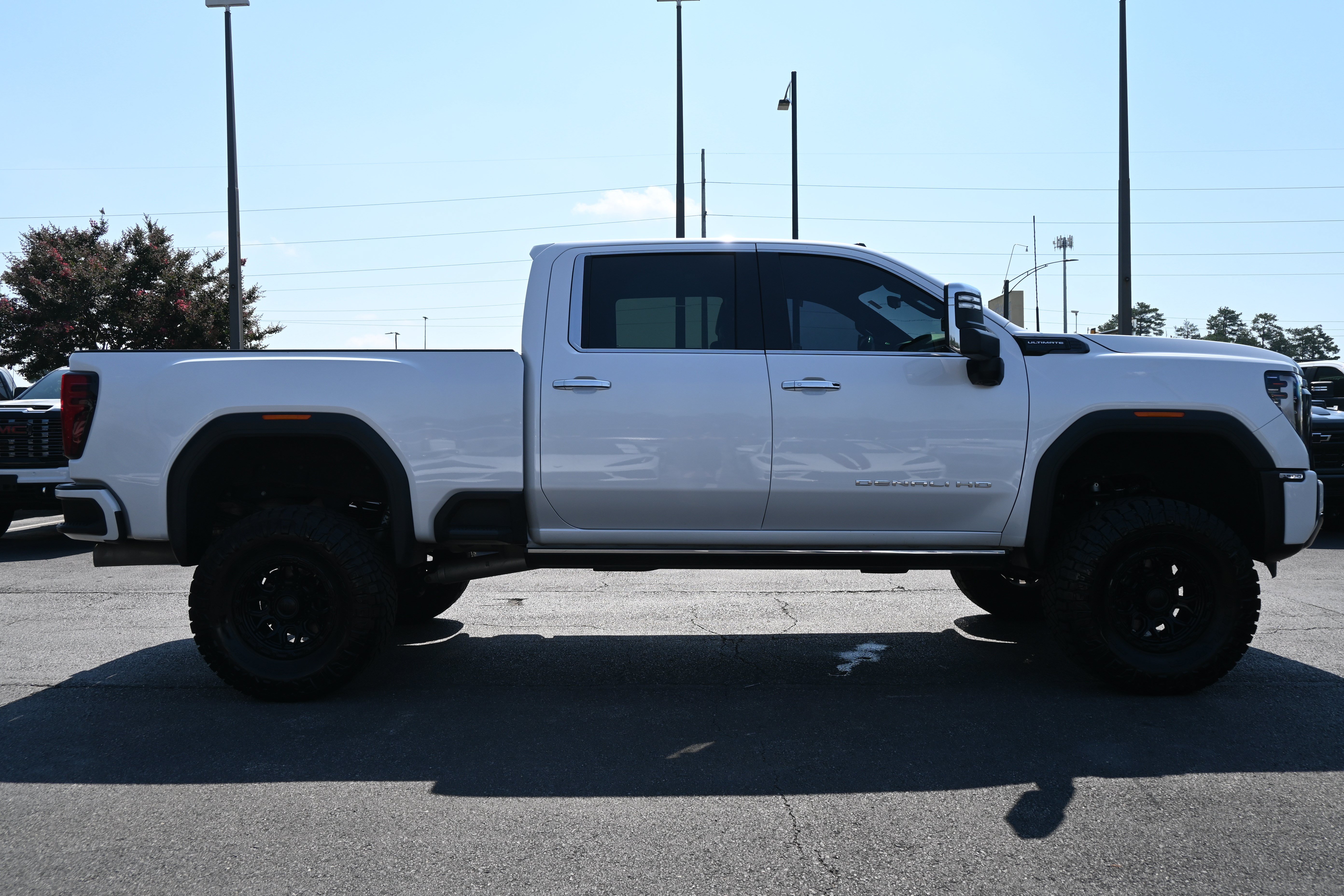 Used 2024 GMC Sierra 3500 Denali Ultimate AWD/4WD image 11