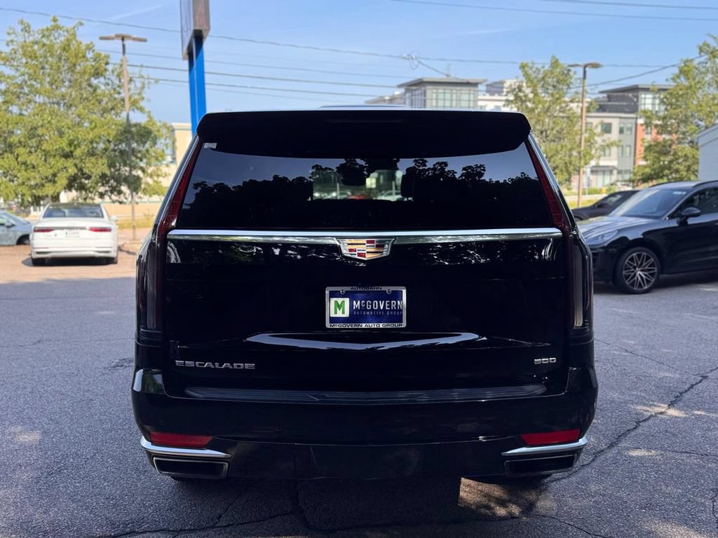 Used 2024 Cadillac Escalade ESV Premium Luxury AWD/4WD image 5