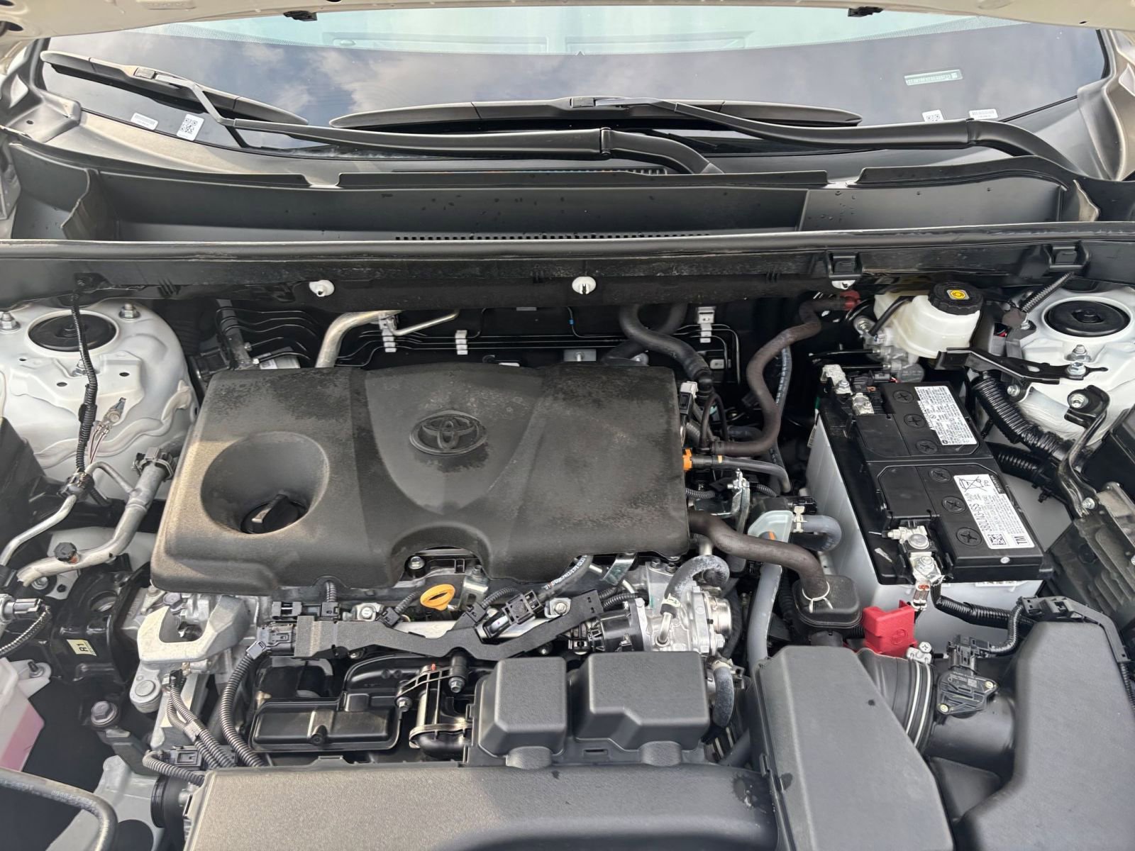 Used 2025 Toyota RAV4 XLE image 32