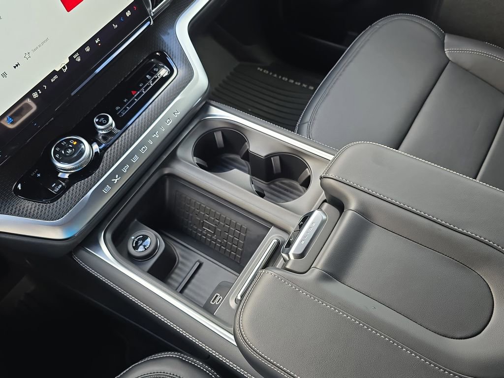 New 2025 Ford Expedition Max Platinum w/ Stealth Performance Package image 26