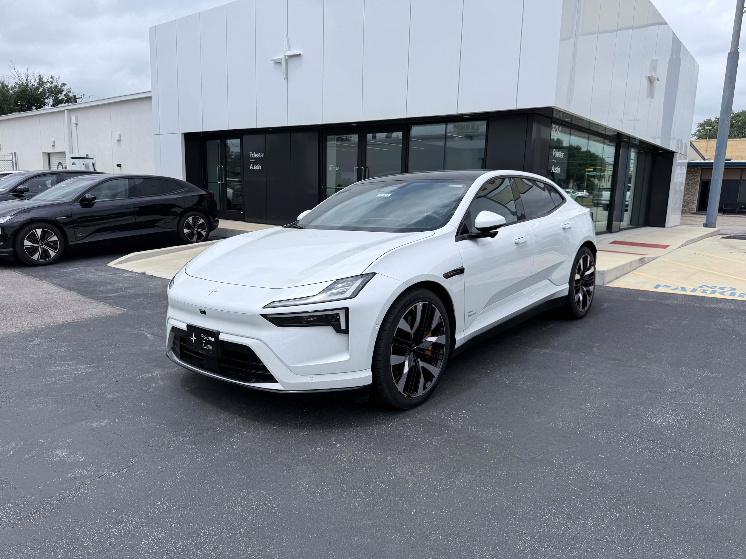 New 2026 Polestar Polestar 4 w/ Performance Pack AWD/4WD image 2